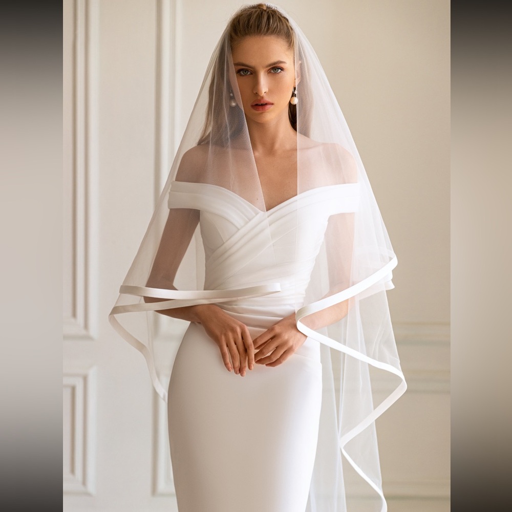 Elegant Bridal Veil Satin Trim